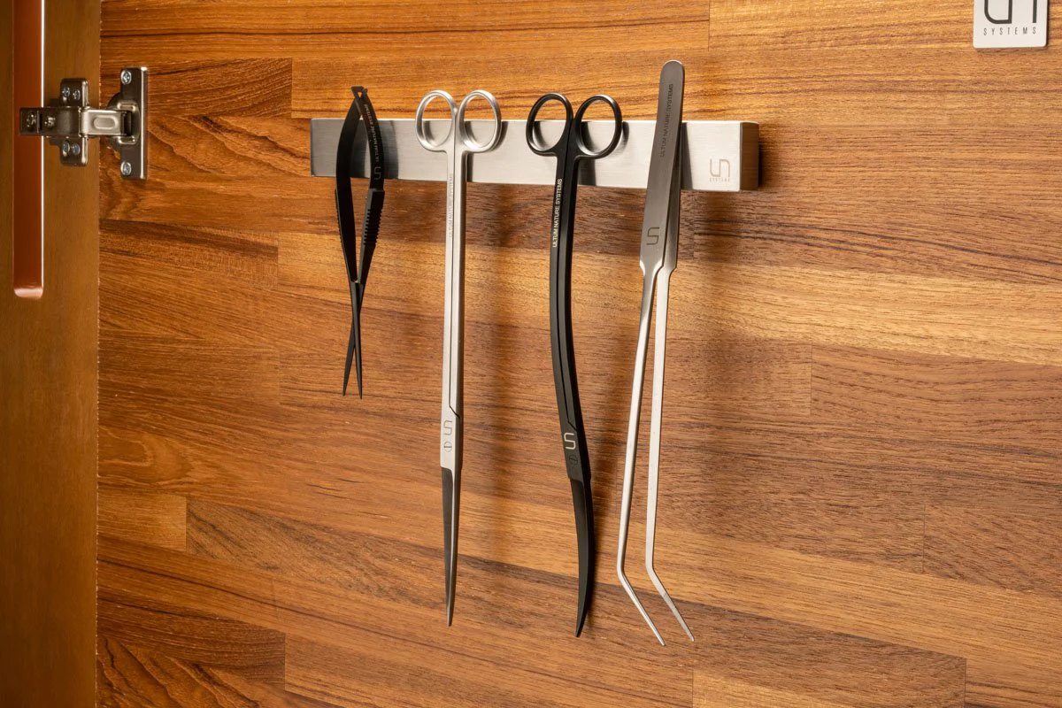 Magnetic Tool Bar - UNS